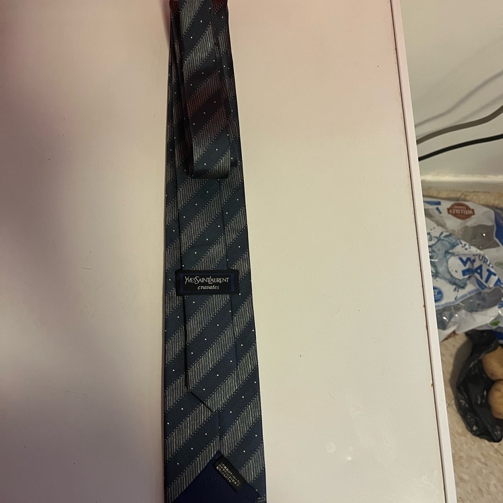 Pre-loved YSL men tie